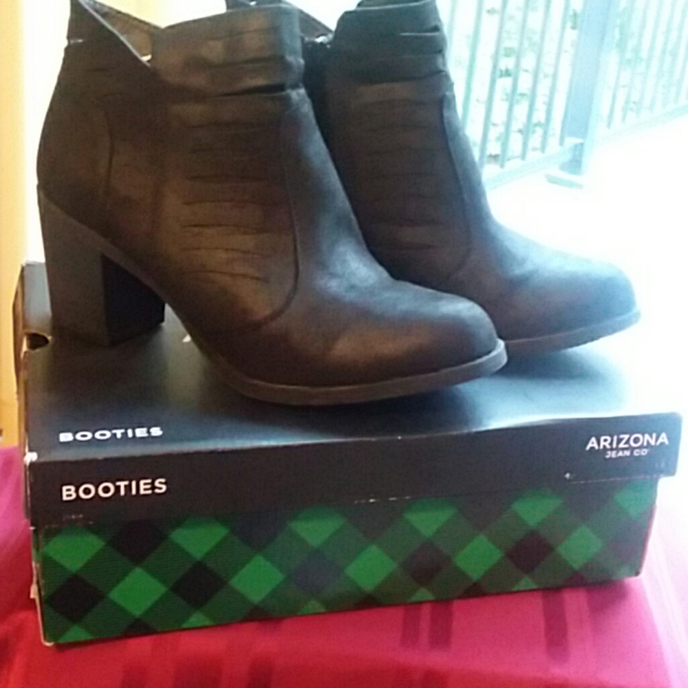 Arizona Black Booties